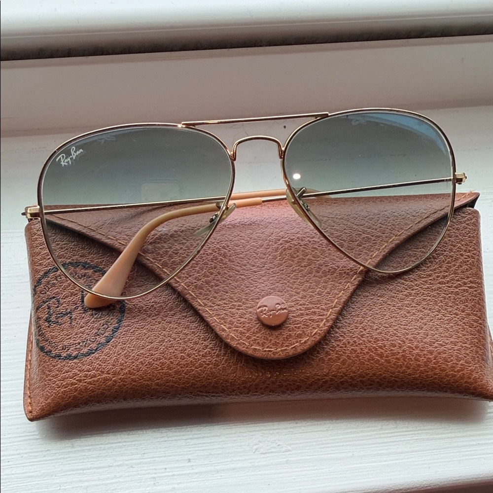 Ray-Ban Gold Aviator Sunglasses with Brown Case